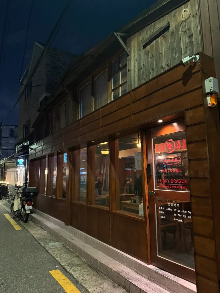 싹 비운 접시와 마무리 테이블