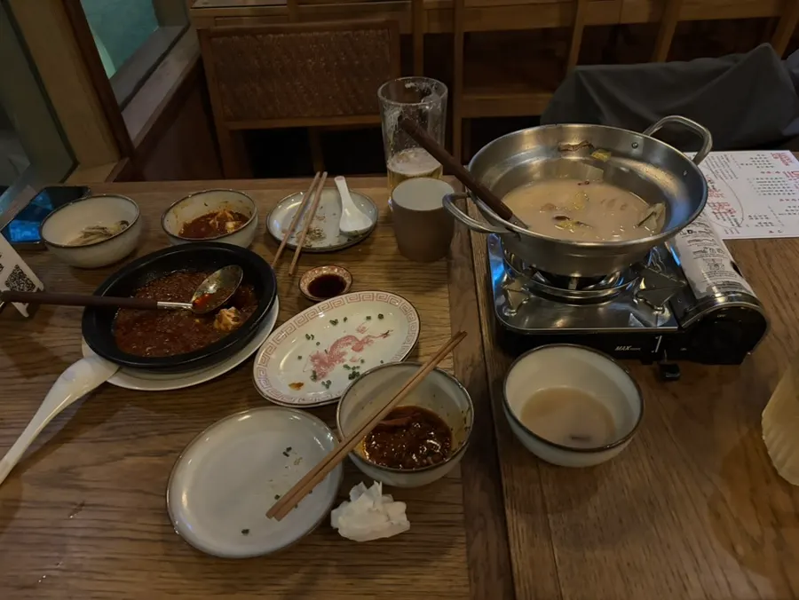 Final photo of the table, completely cleaned out