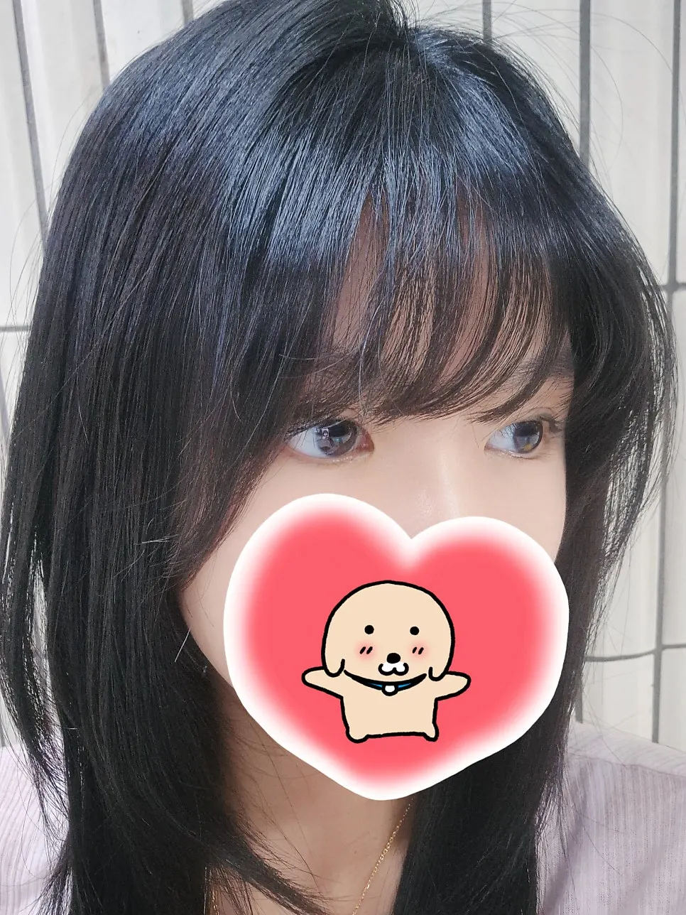 얼굴 주변부터 연결된 20대 여자 레이어드컷