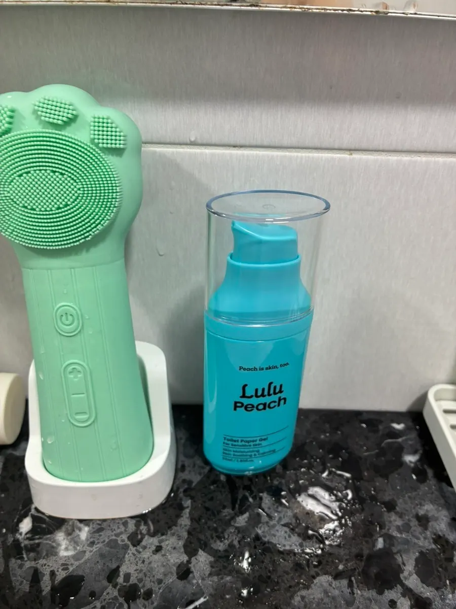 Using a portable Water Gel Bidet
