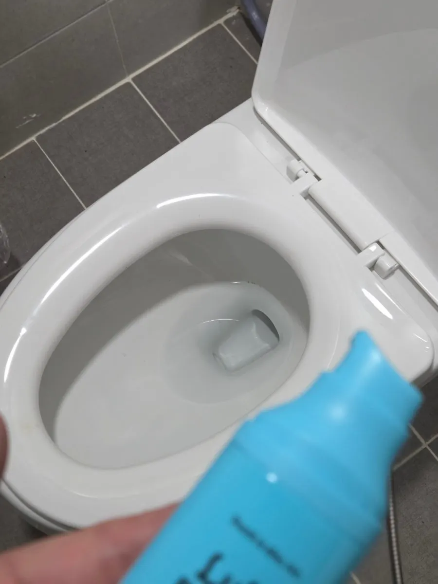 Tube cleanser that fits easily in a pouch