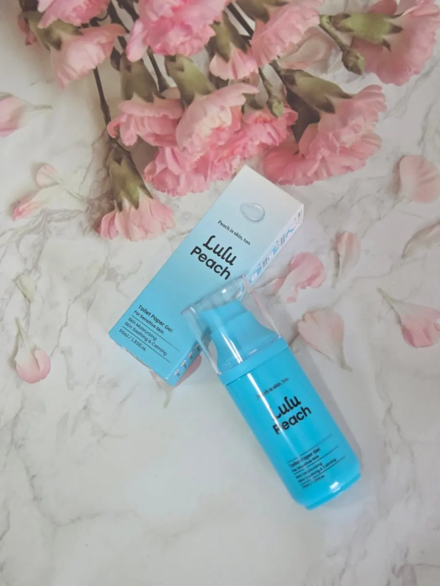 Hygiene pouch and portable cleanser