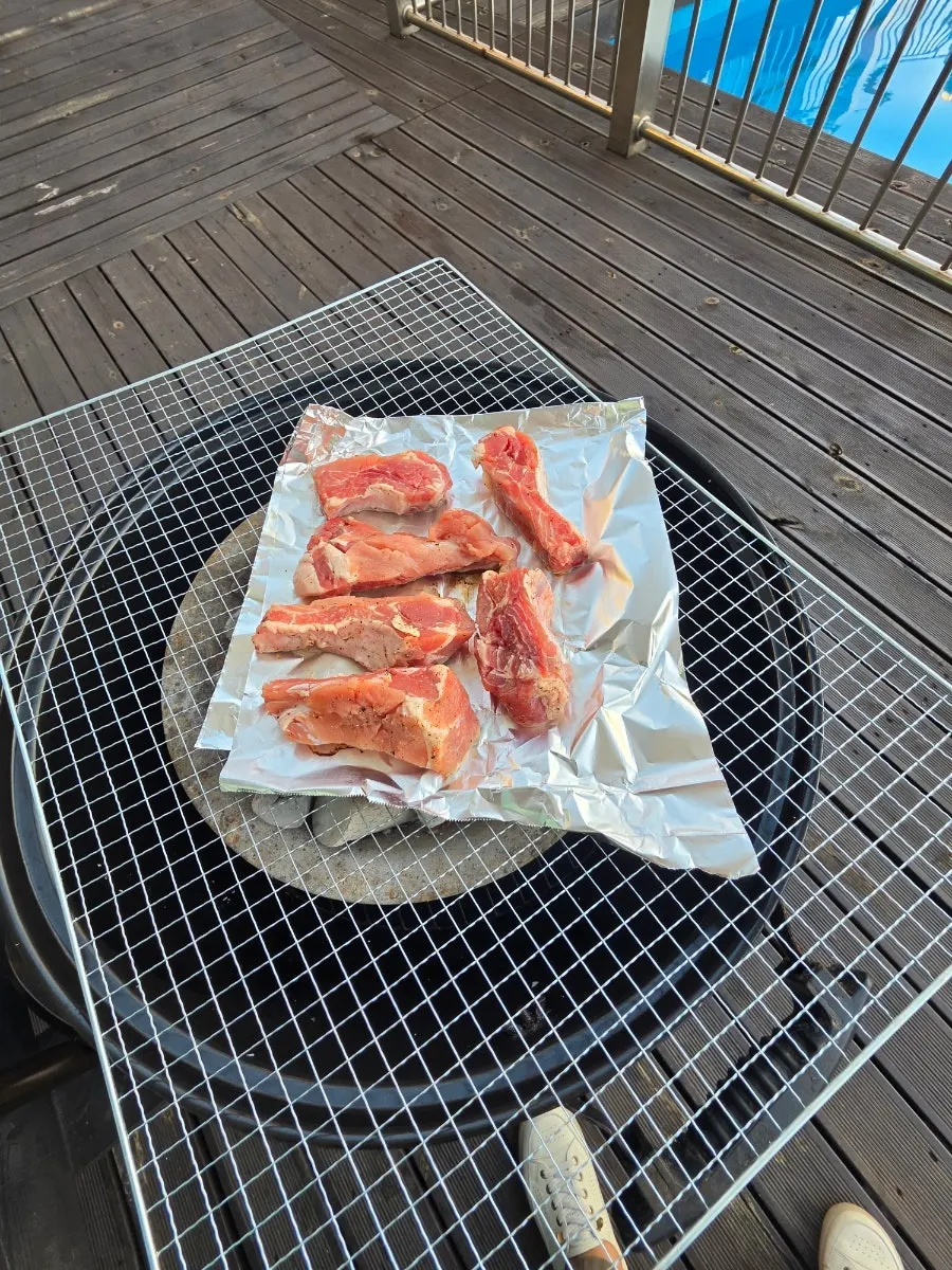 숯불에 올린 고기