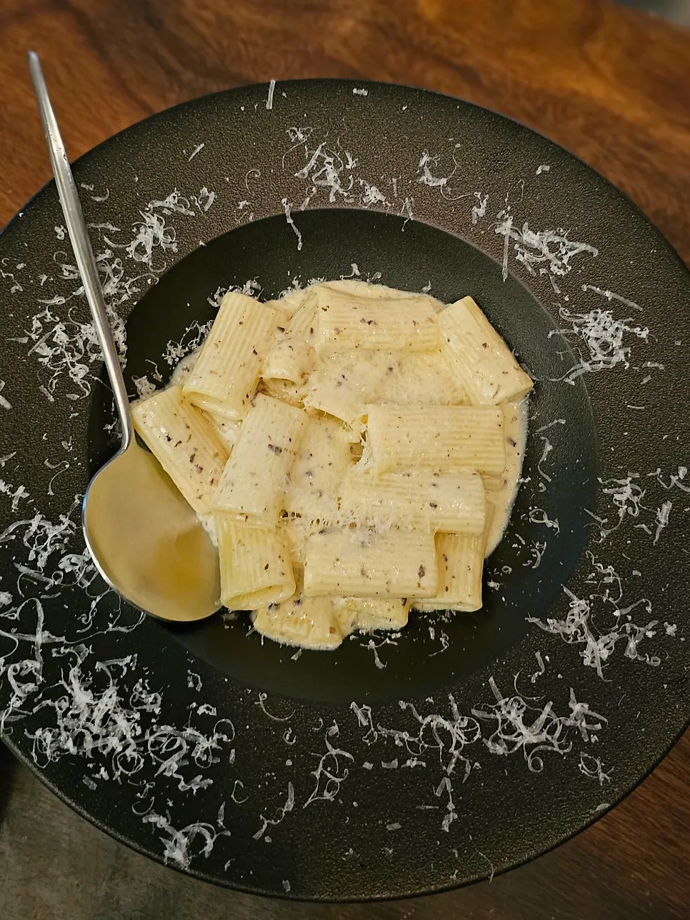 Truffle rigatoni in cream sauce