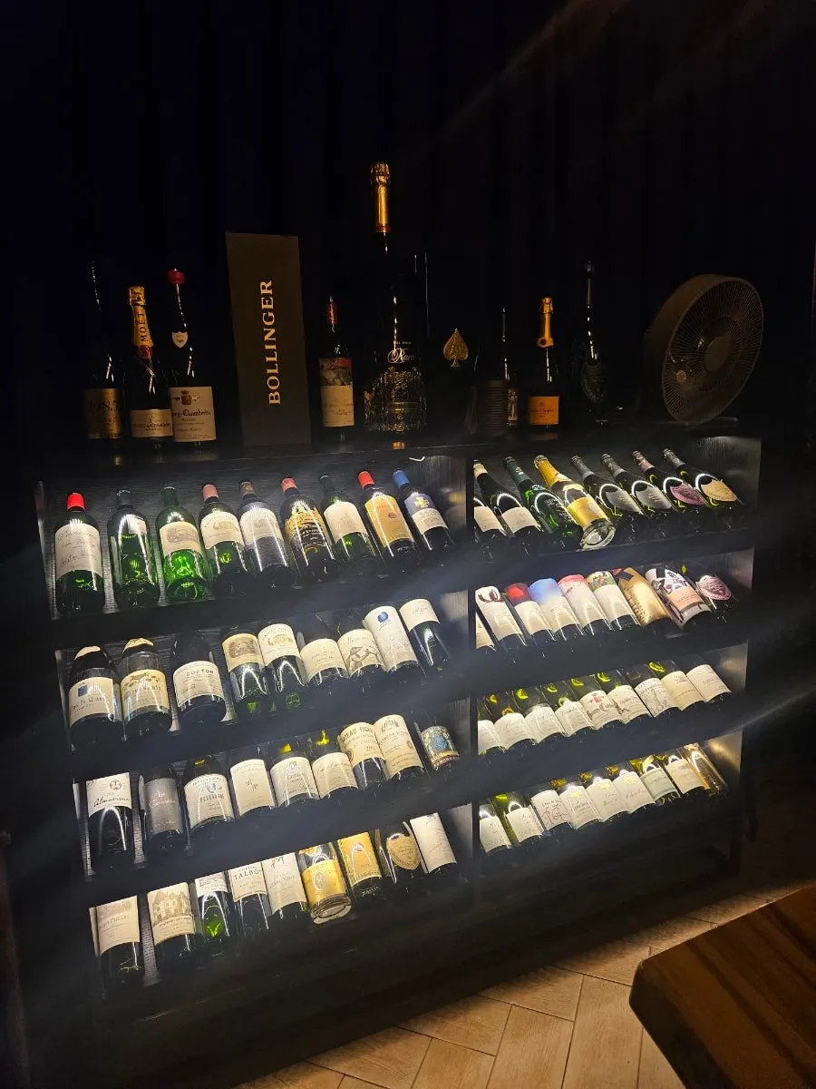 Luna Vine indoor tables and lighting