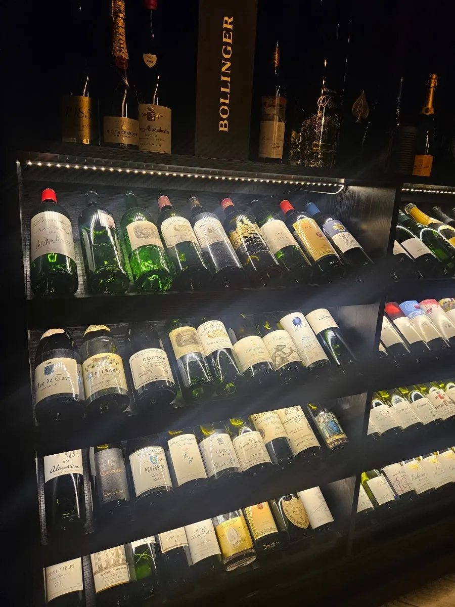 Interior of Luna Vine, a wine bar in Nonhyeon-dong for 23 years