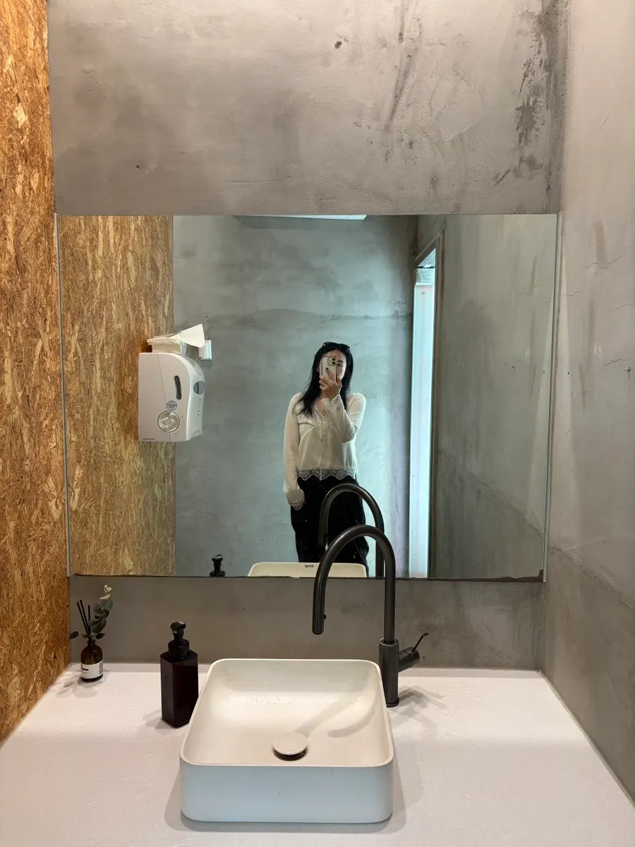 루온토 수통골점 카페 공간 전경