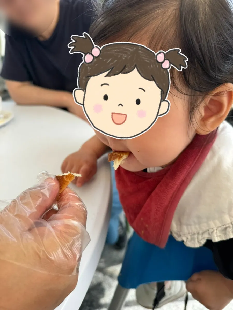시나몬 가루가 묻은 굴뚝빵 속살