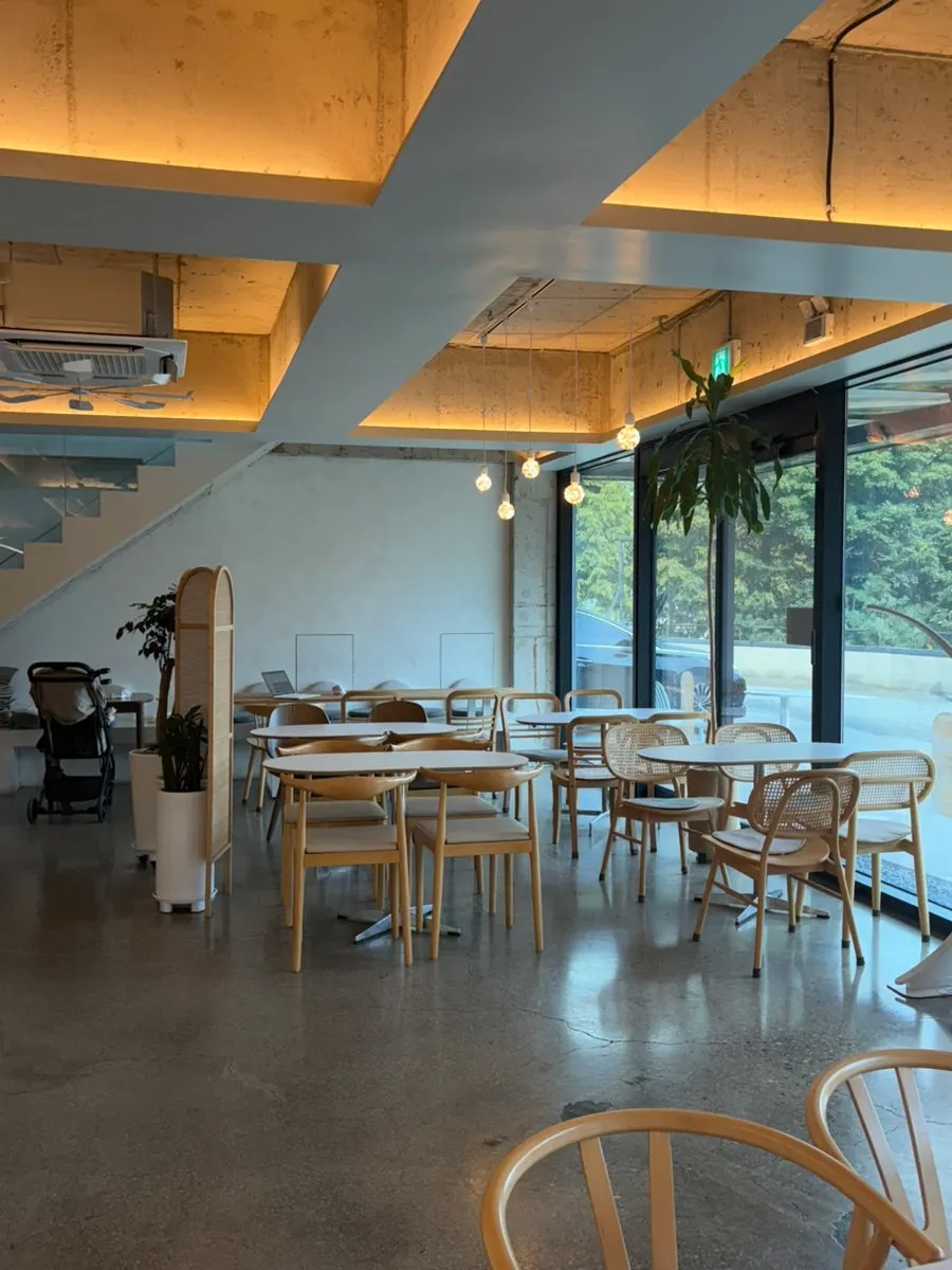 Outdoor terrace seating connected to the 2nd floor