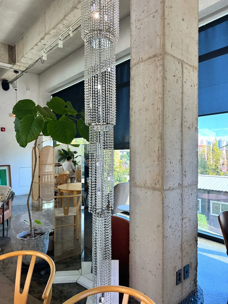 Second-floor seating and interior at Luonto Sutonggol Branch