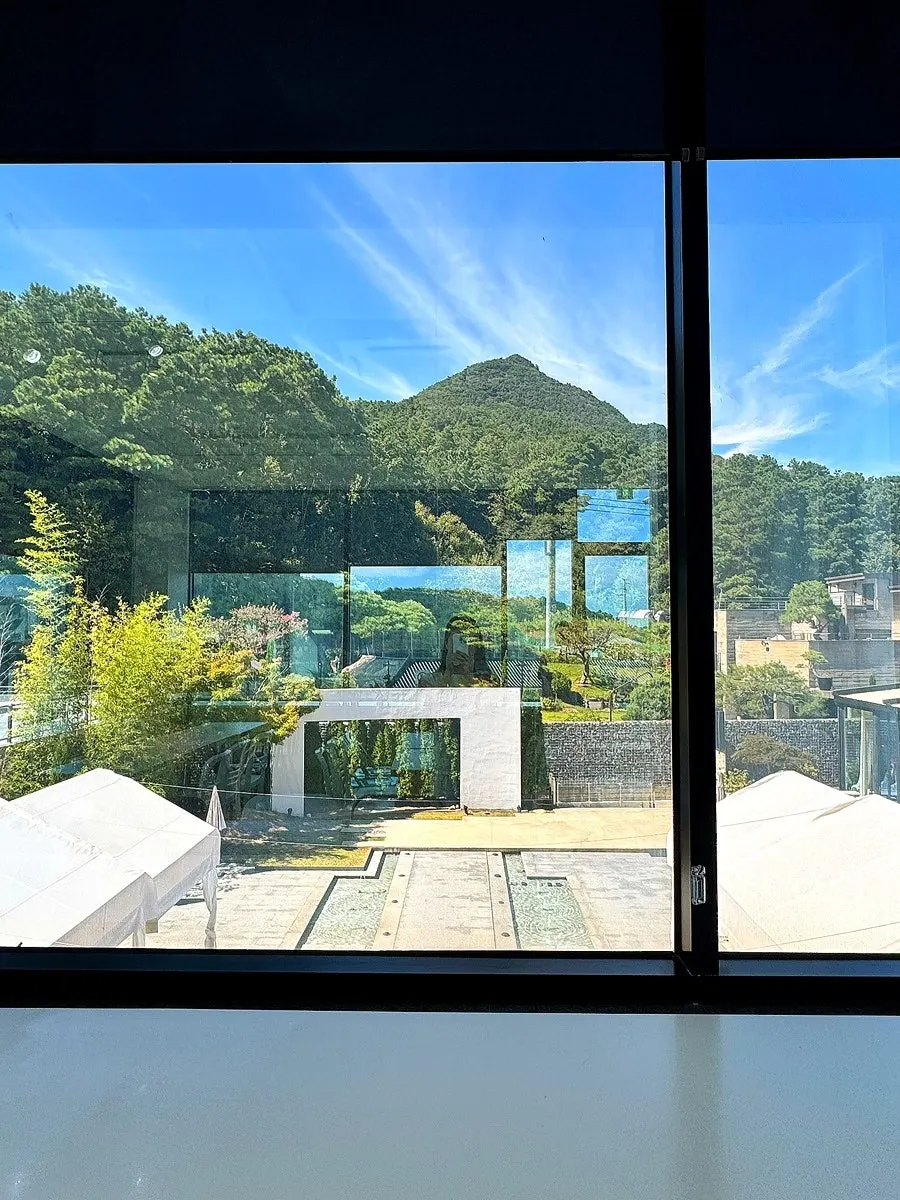 A good spot for a date at Luonto Sutonggol Branch
