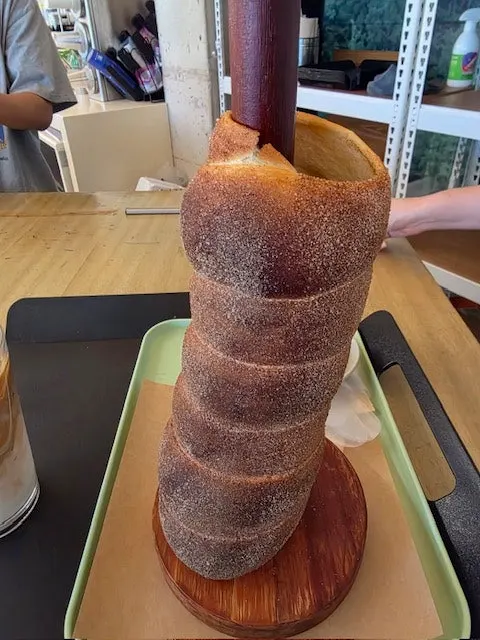 Luonto肉桂烟囱面包与饮品