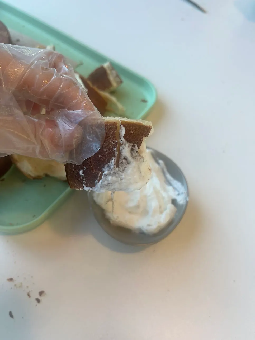 蘸生奶油吃的烟囱面包