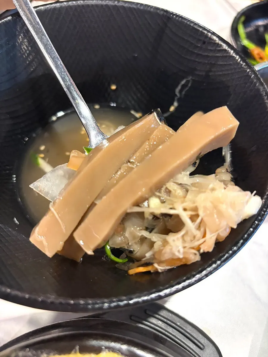Acorn jelly soup with beef-bone broth