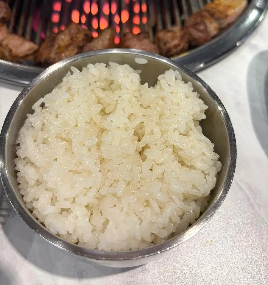 Suhyangmi rice, meat, and side dishes