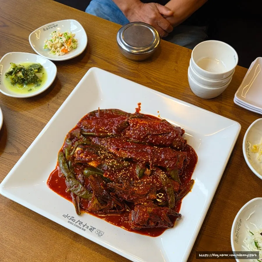 Weekday lunch special table set right after serving