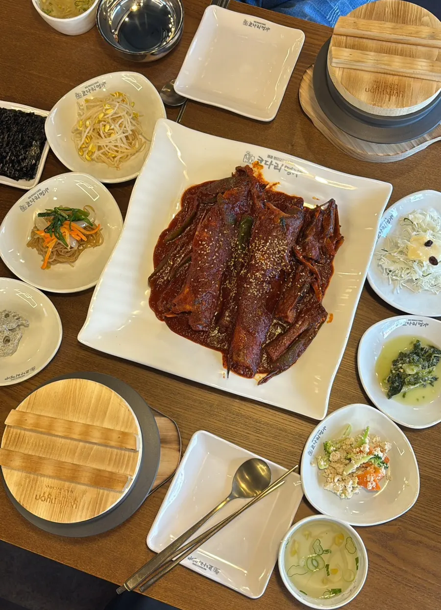 카운터 앞에 진열된 코다리 밀키트