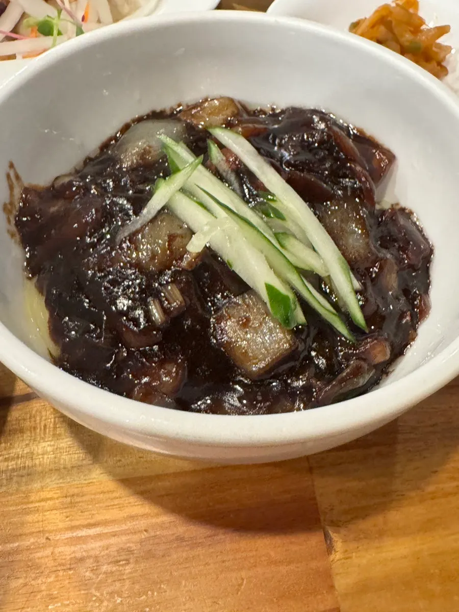 Jjamppong chosen as the set's noodle course