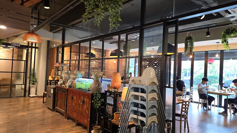 마천취 입구 쪽 코스·세트 메뉴판