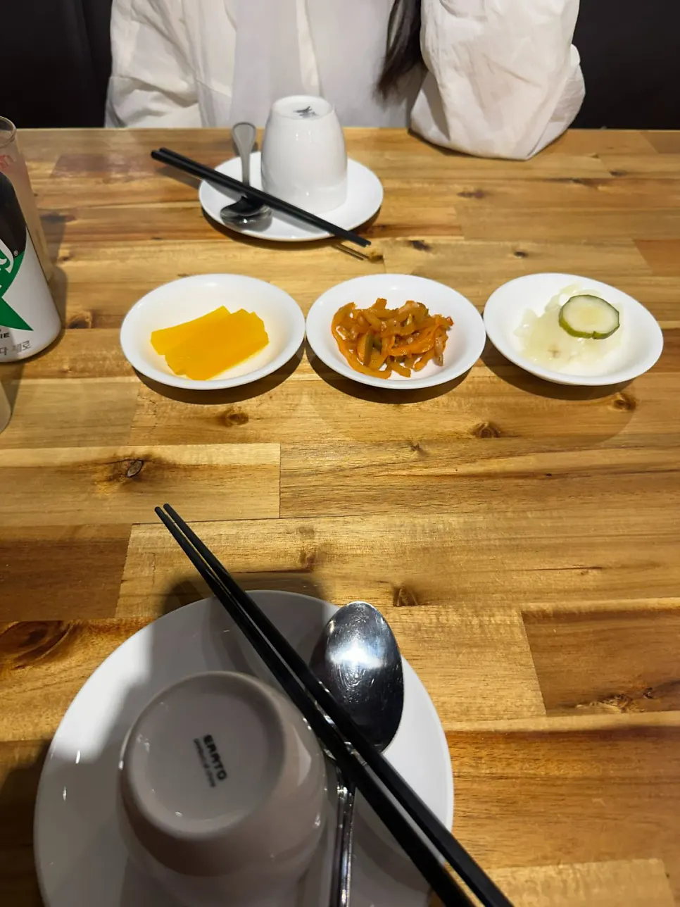 간격이 넓은 마천취 테이블 좌석