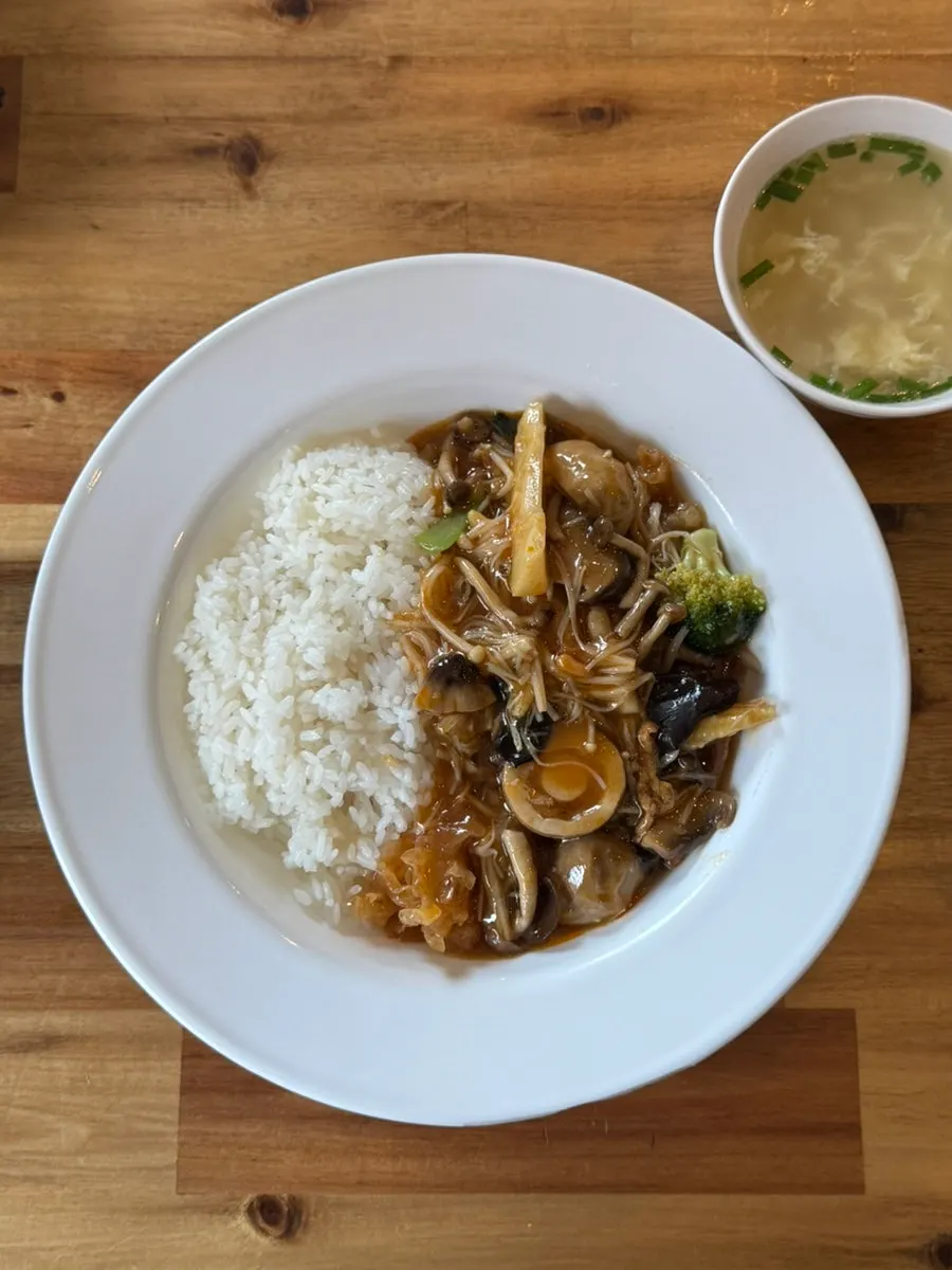 Macheonchwi mixed mushroom rice bowl, ₩13,000