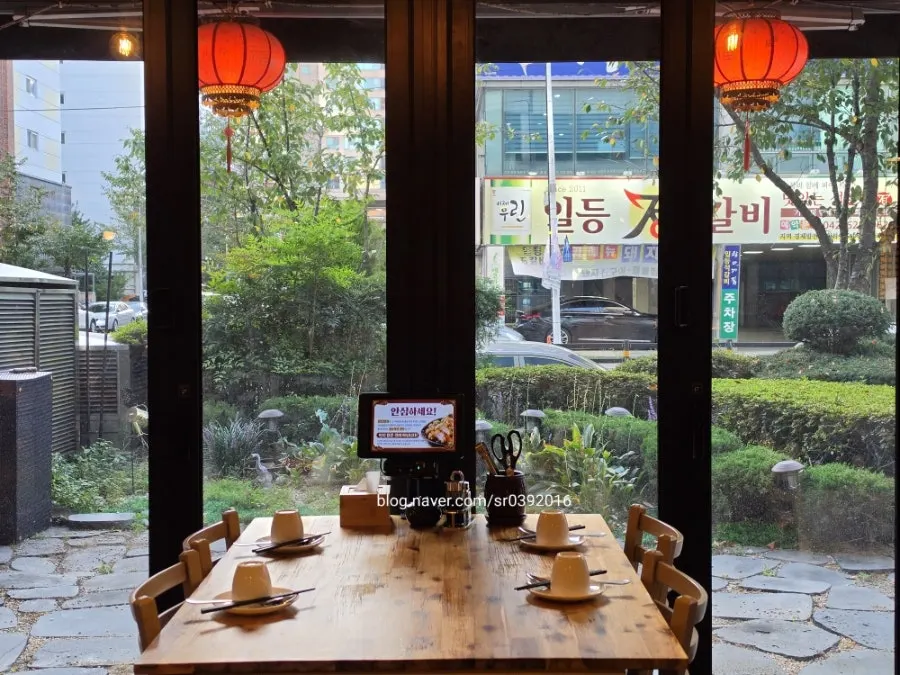 주문 전 마천취 테이블 세팅