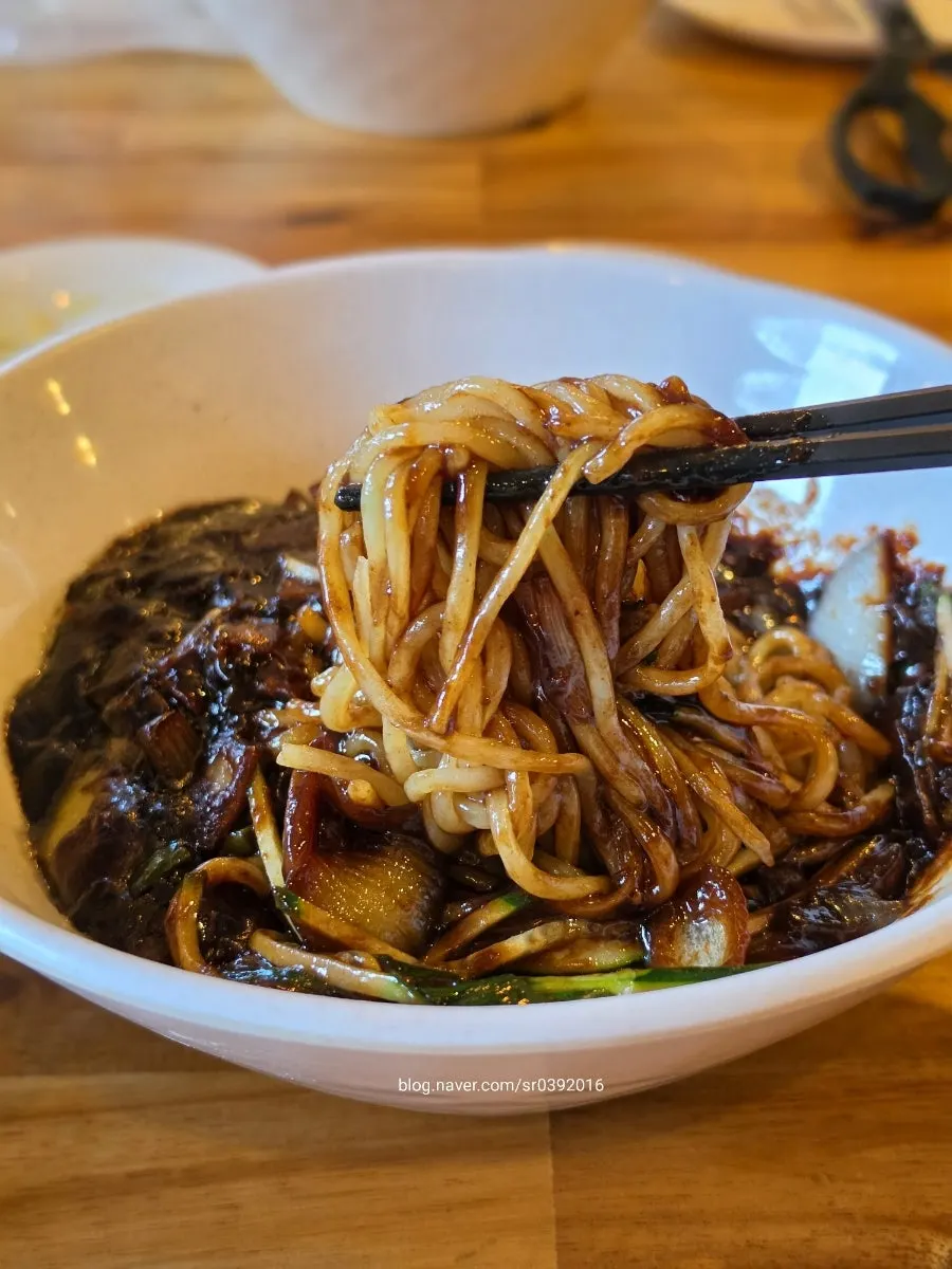 1인 1그릇으로 주문한 마천취 면 요리
