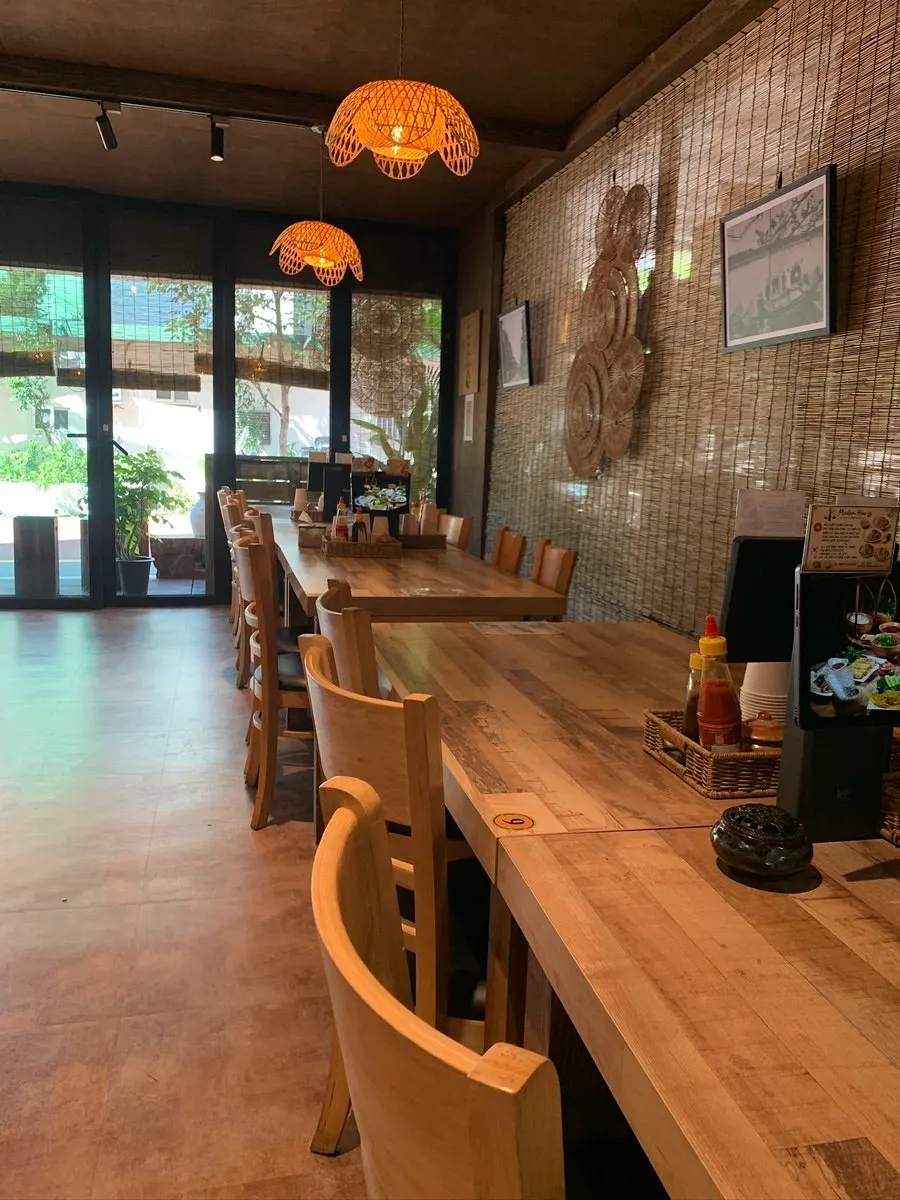 Spacious, pleasant main hall at Madam Hao