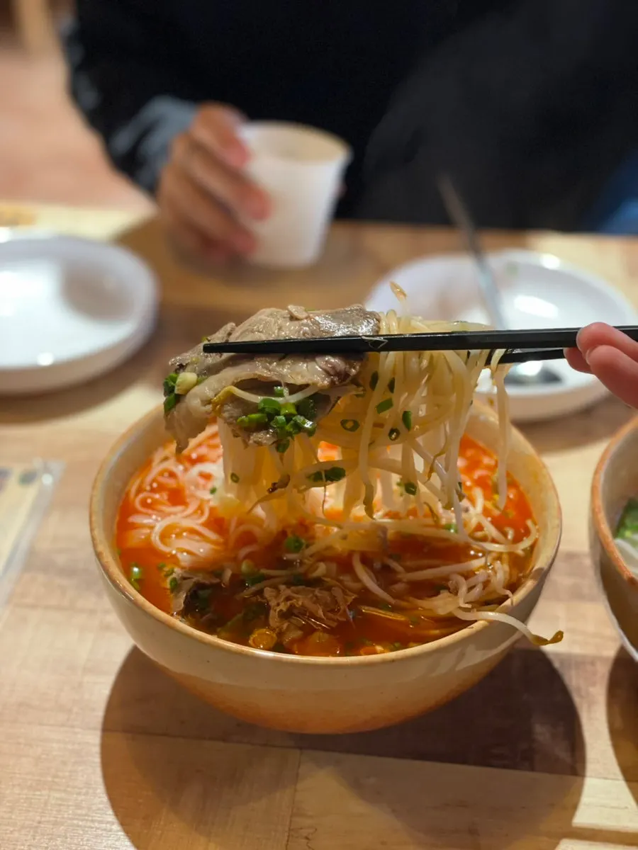 Toppings and meat in the jjamppong pho