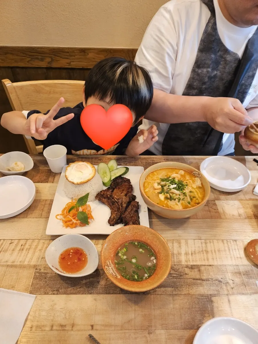 숯불향 나는 돼지갈비와 밥, 계란