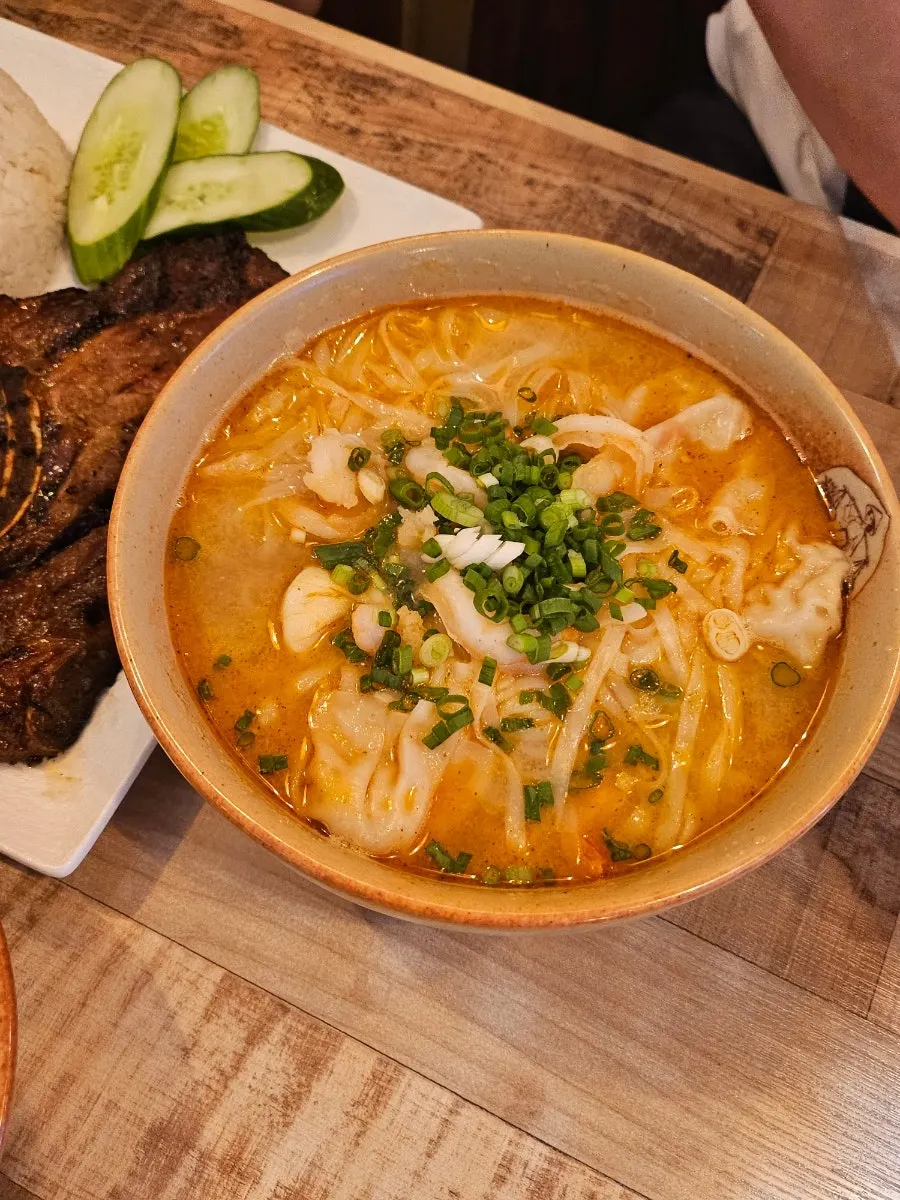 마담하오 똠양쌀국수 한 그릇