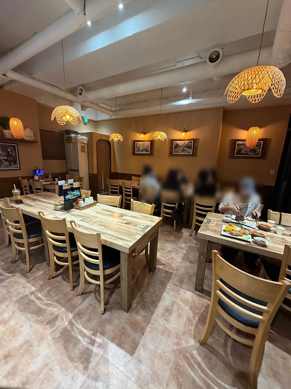 혼밥하기 편한 마담하오 테이블 자리