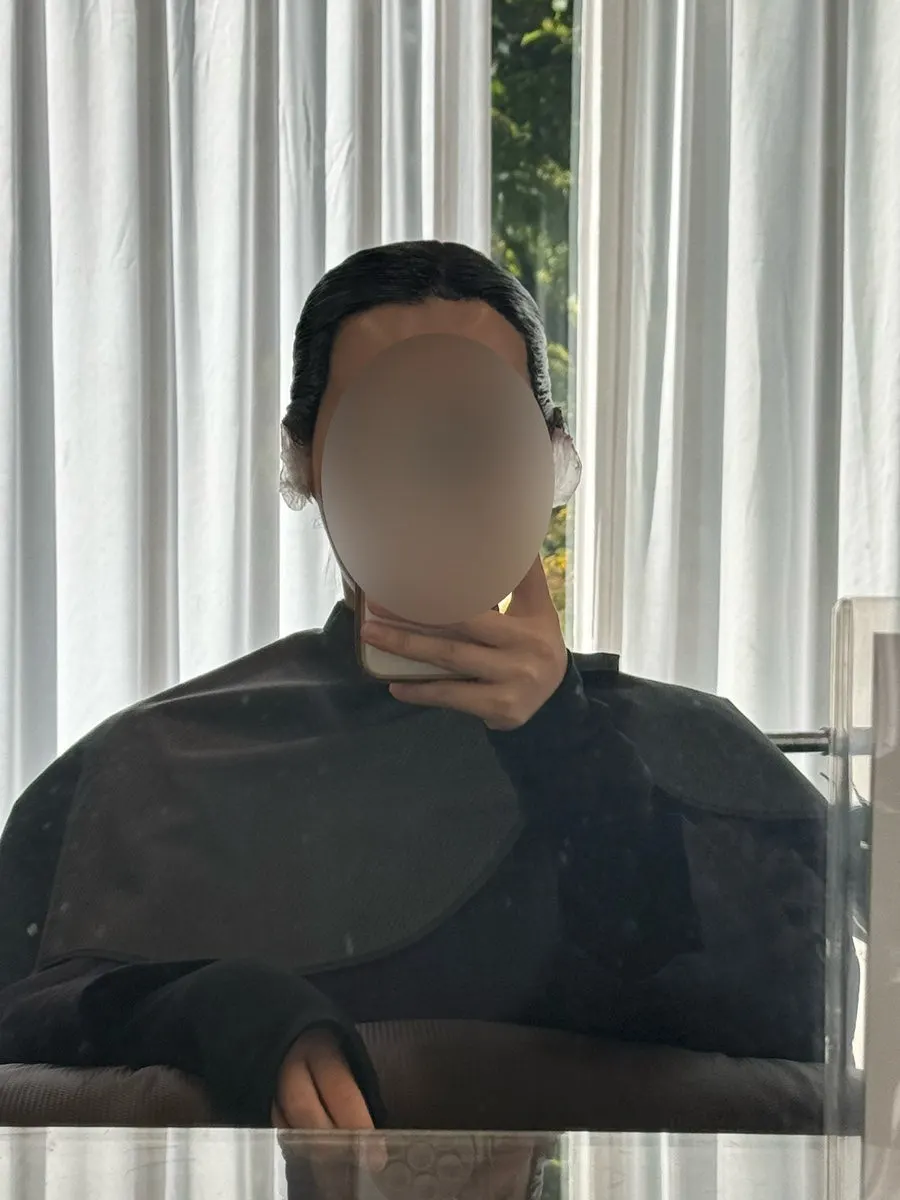 염색약 도포 후 대기 중인 모습