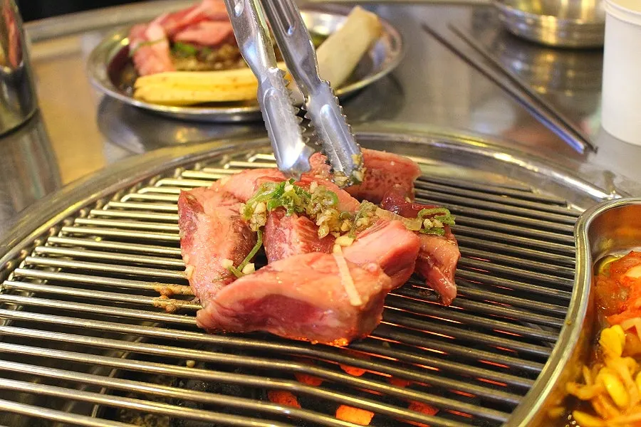 Close-up of the generous Samsuni bibimbap portion
