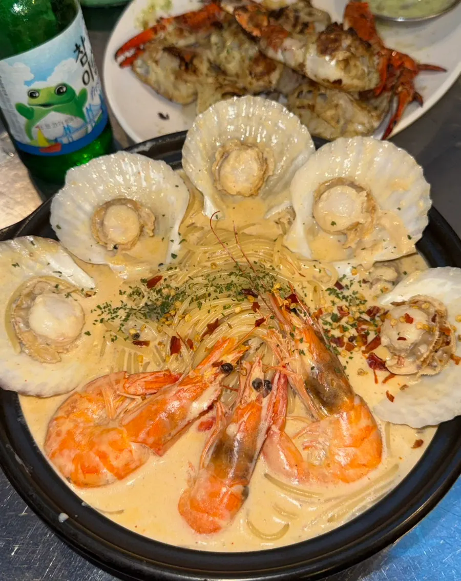Crab meat dipped in wasabi sauce