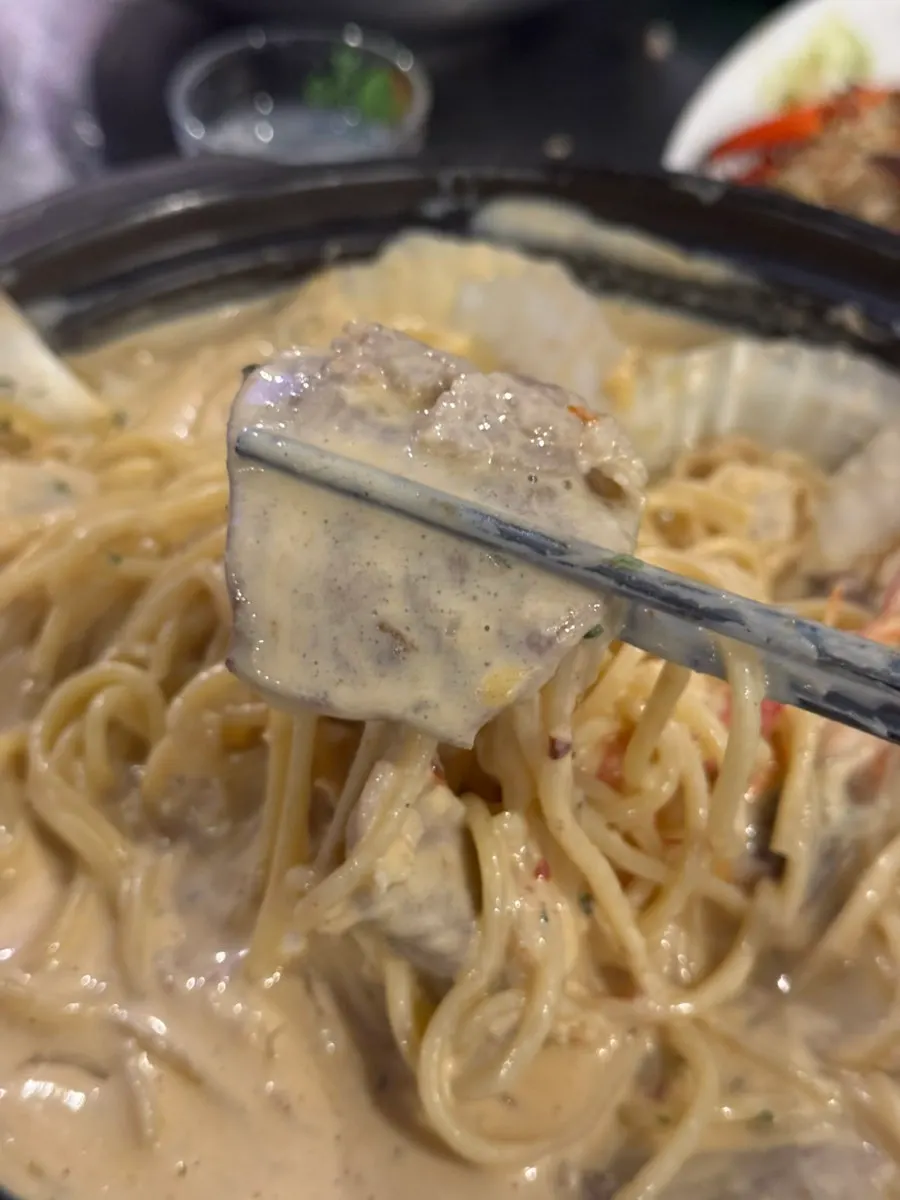 Close-up of the cream pasta with pepperoncino