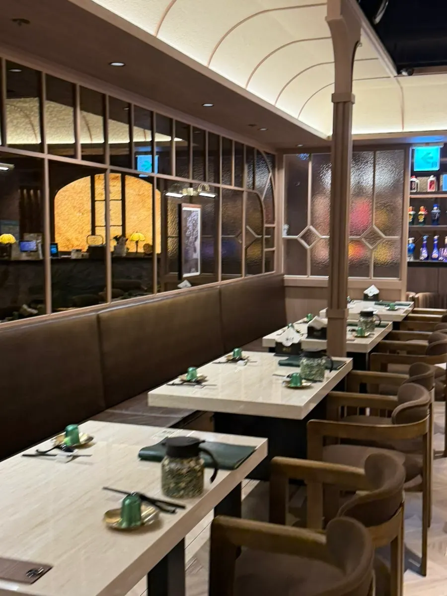Luxurious interior of Maeranbang Gyodae Branch