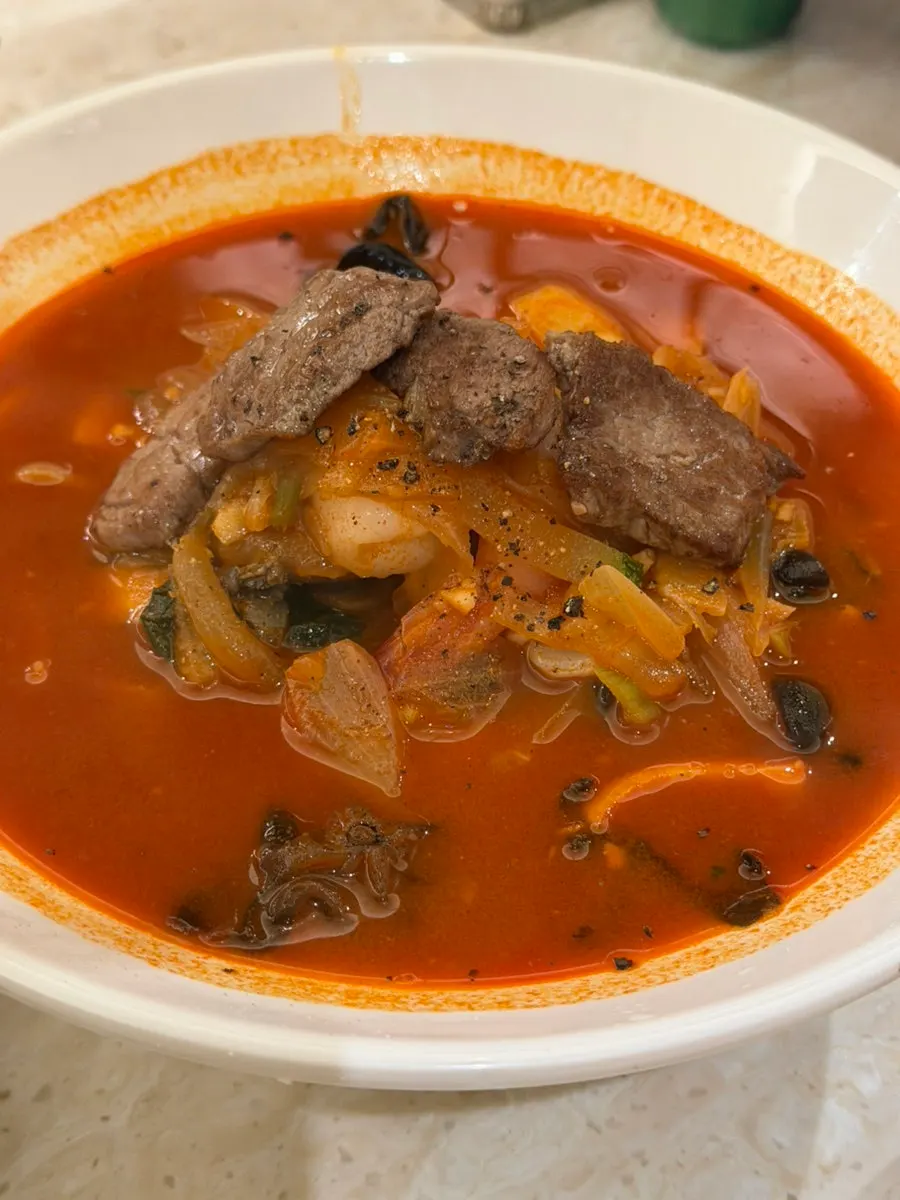 Two-star Korean beef jjamppong topped with beef and seafood