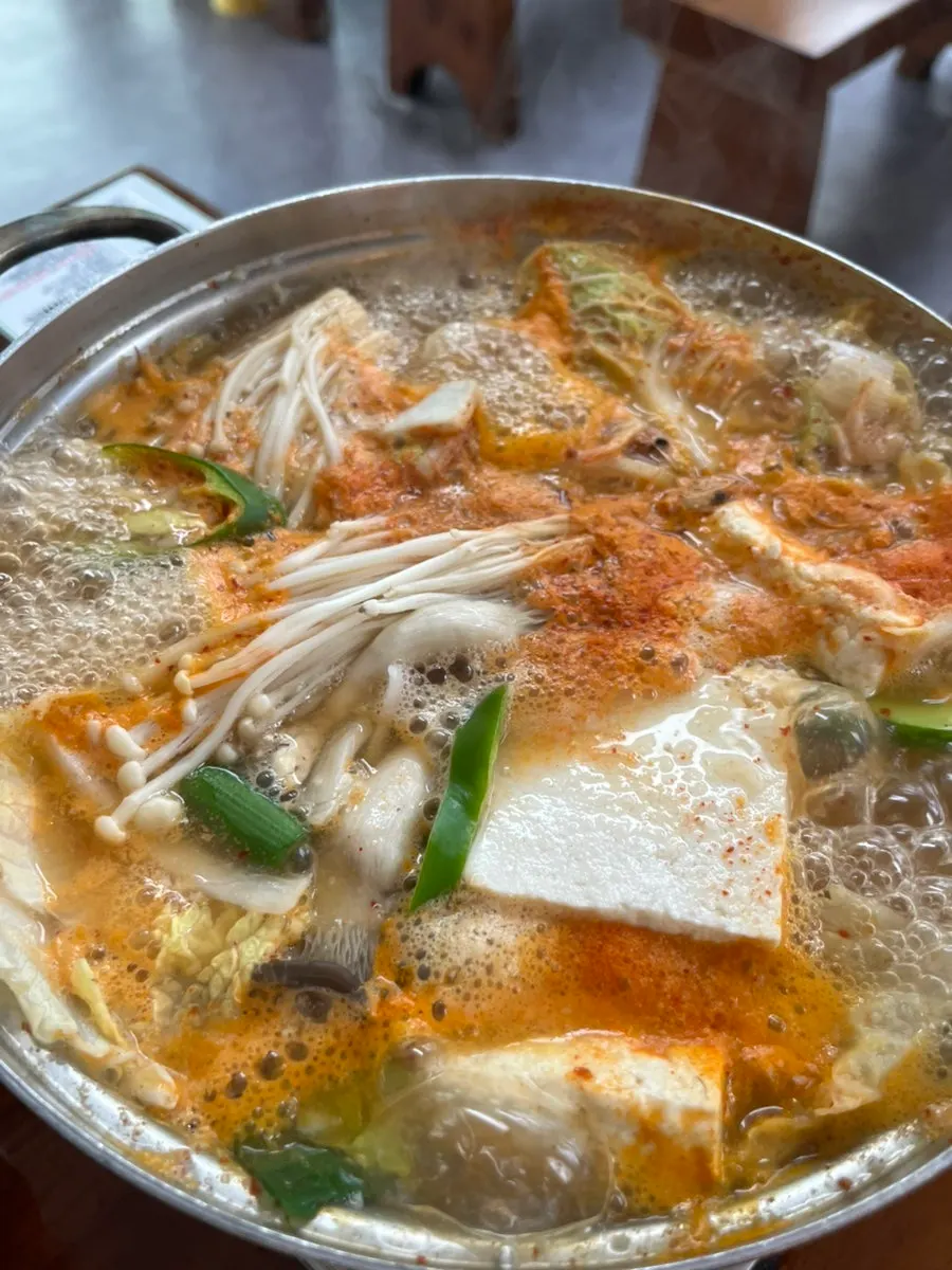 Tofu hot pot simmering