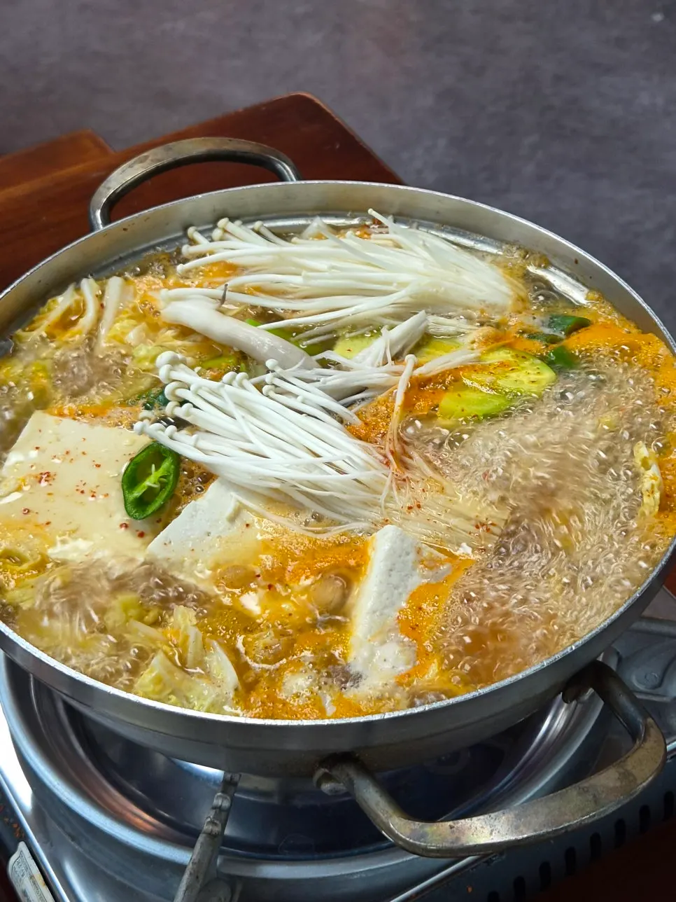끓고 있는 두부 전골