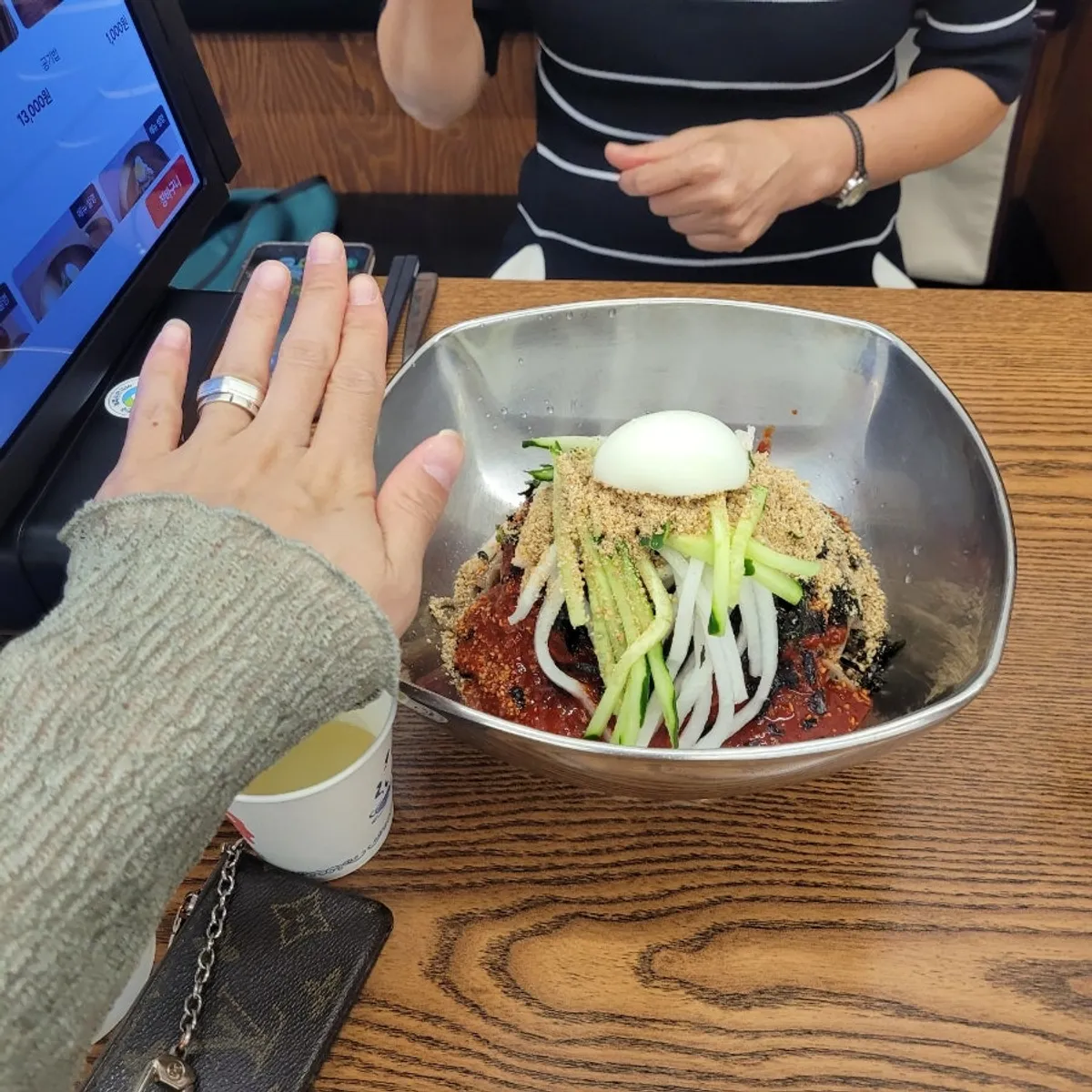 양푼만 한 그릇의 비빔막국수