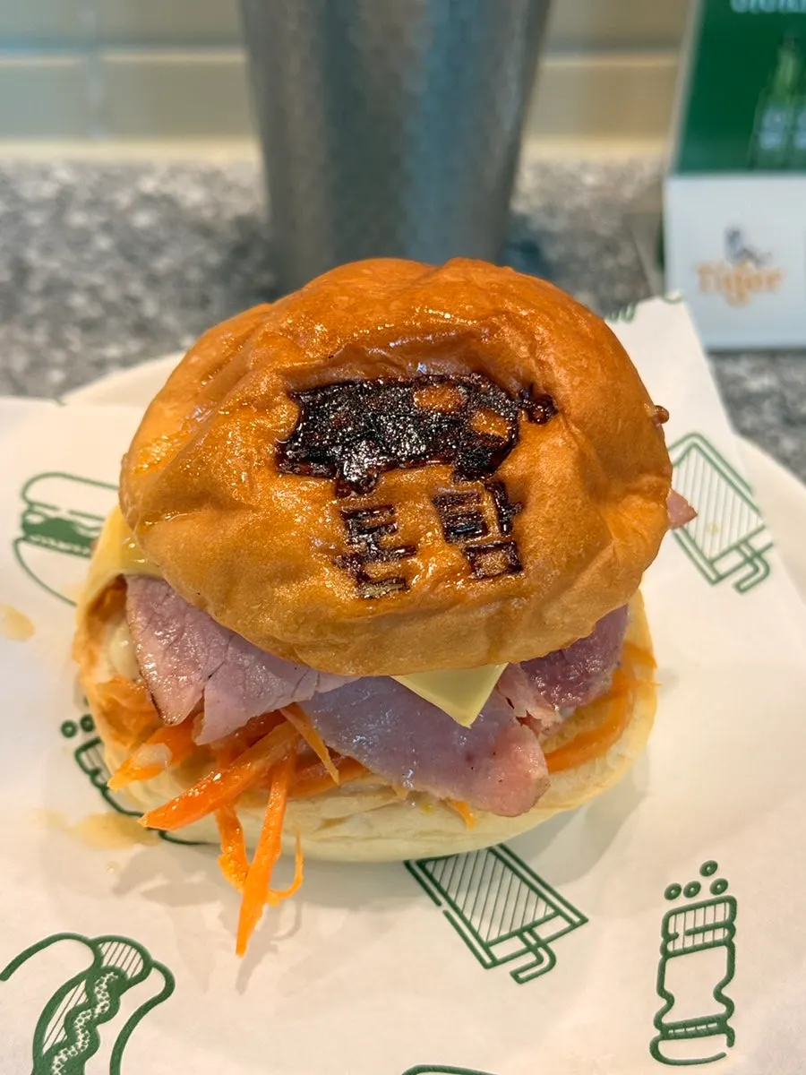 Don Tamguso's select course signature burger