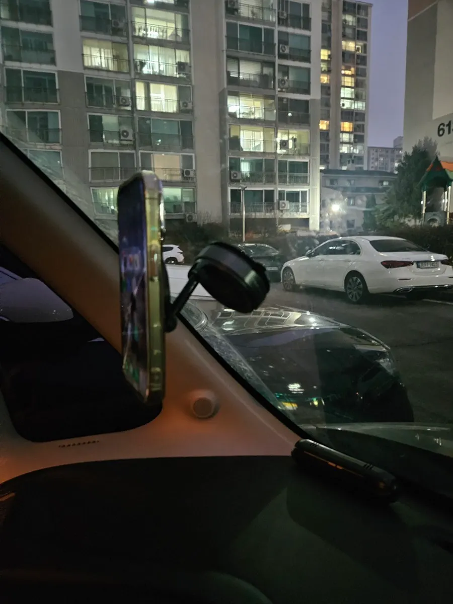 MagSafe car phone mount with stable suction hold