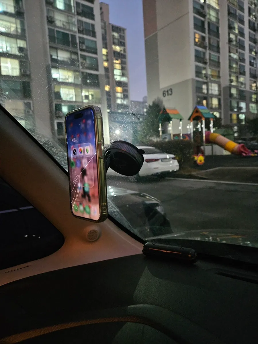 MagSafe mount in use inside a car