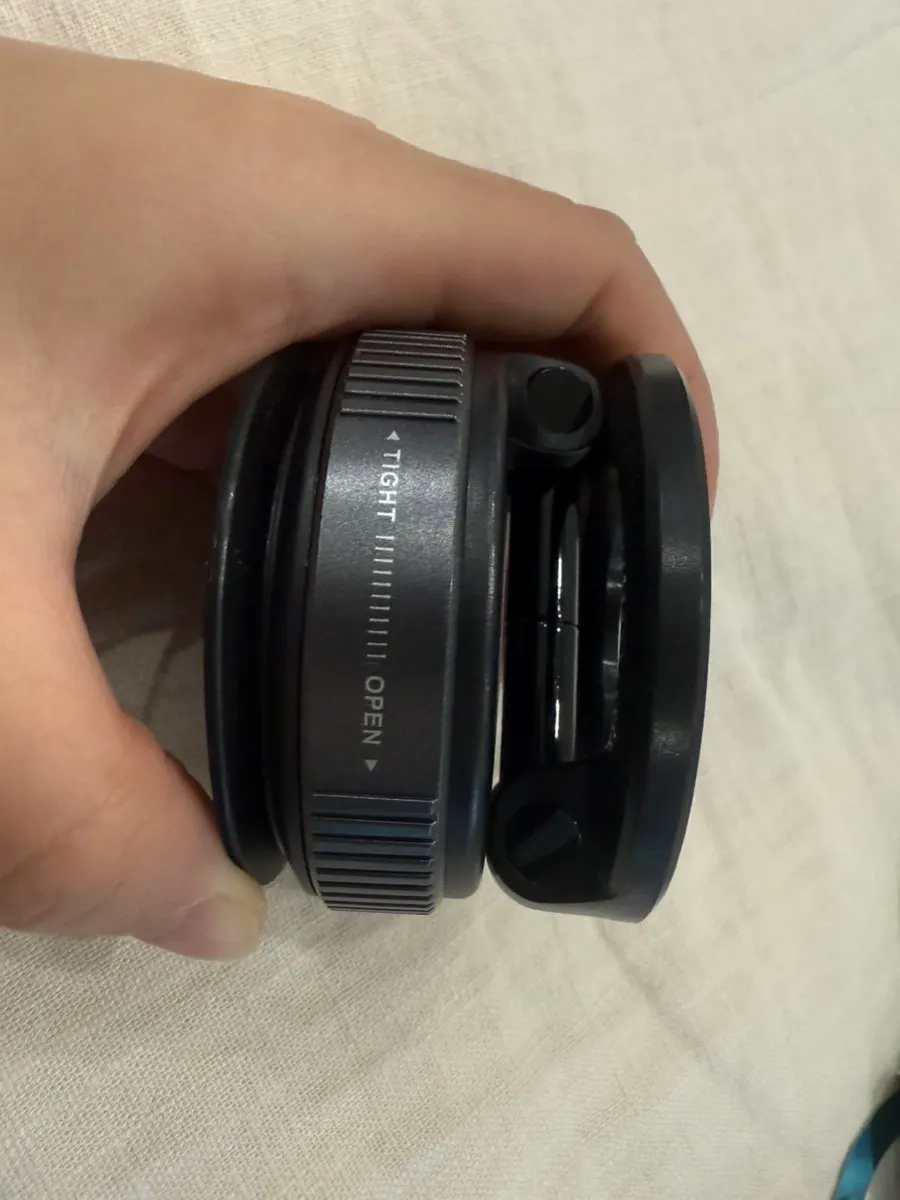 360-degree rotating car phone mount