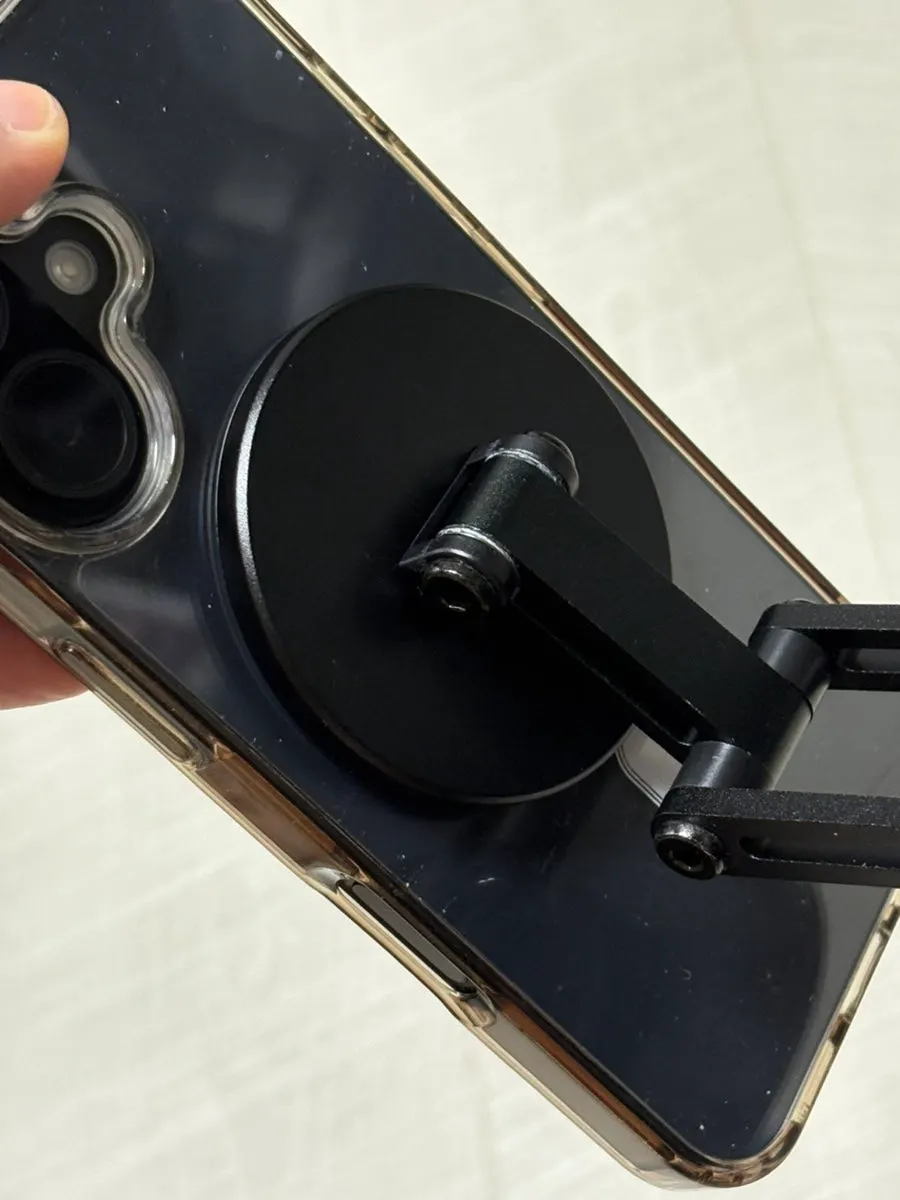 360-degree rotating MagSafe phone stand