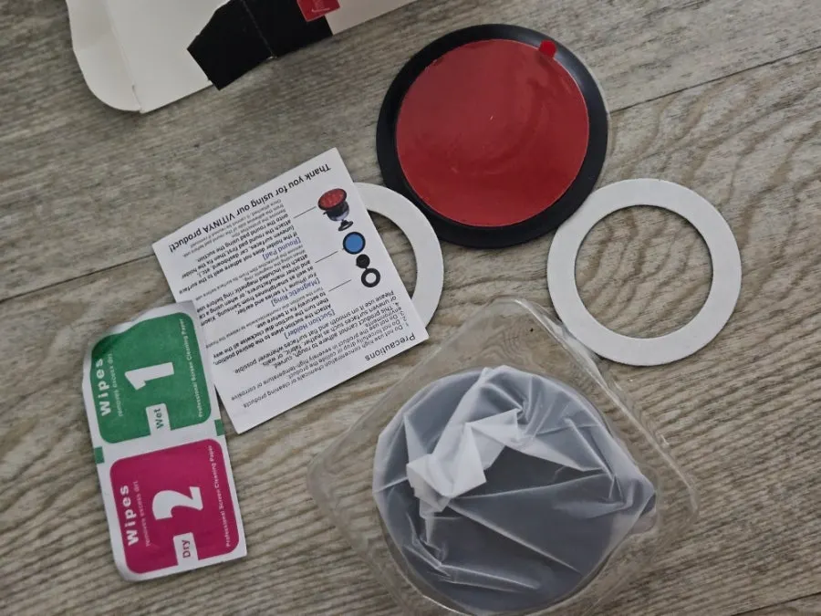 Vacuum suction and MagSafe mounting system