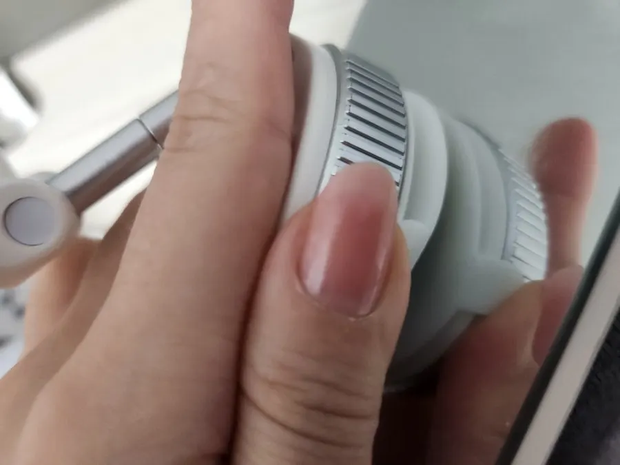 Using the magnetic ring for MagSafe