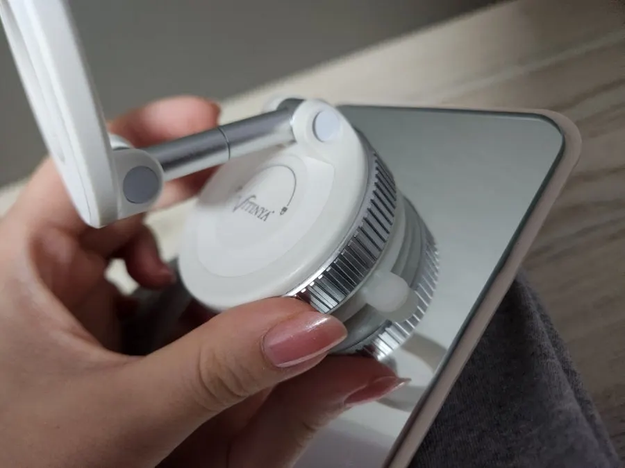 Magnetic ring for a non-MagSafe device