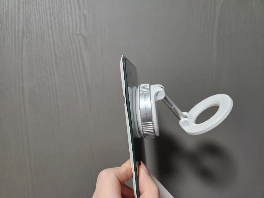 Rotating mount with adjustable angle